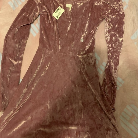 velvet dress - Picture 2 of 2